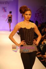 Model walk the ramp for Surily Goel Show at The ABIL Pune Fashion Week Day 1 on 18th Nov 2010 (17).JPG